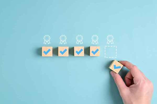 Quelle couverture d'assurance pour un projet de rénovation de bâtiment en matériaux recyclés ?